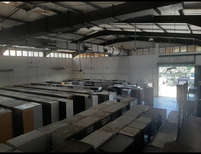 1,140M² WAREHOUSE TO LET IN WESTMEAD